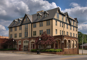 Discount hotels and attractions in Elberton, Georgia